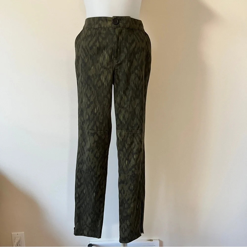 Ecru Camo Pants  Trousers Comfy Lightweight Moto Green Utility Style Sz 4